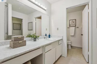 955 Shorepoint Ct #111, Alameda, CA 94501 - Photo 23