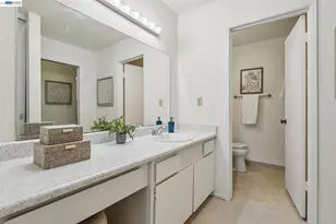 955 Shorepoint Ct, Alameda, CA 94501 - Photo 23