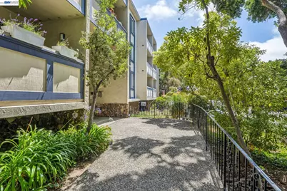 955 Shorepoint Ct #111, Alameda, CA 94501 - Photo 1