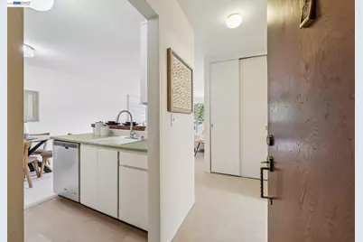 955 Shorepoint Ct #111, Alameda, CA 94501 - Photo 3