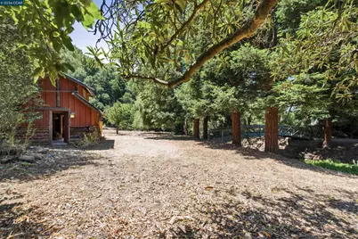 26929 Palomares Rd, Castro Valley, CA 94552 - Photo 23