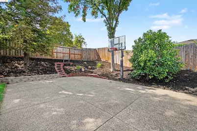 2326 Peachtree Cir, Antioch, CA 94509 - Photo 29