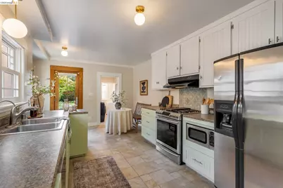 3300 Wilson Pl, Oakland, CA 94602 - Photo 9