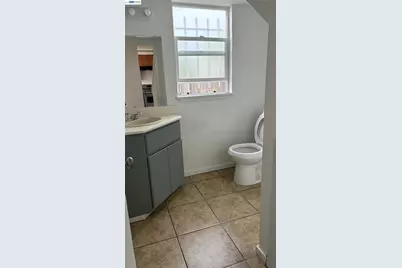 10469 West Ct, Oakland, CA 94603 - Photo 7