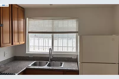 10469 West Ct, Oakland, CA 94603 - Photo 13