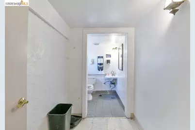 6041 San Pablo Ave, Oakland, CA 94608 - Photo 27