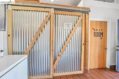 6041 San Pablo Ave, Oakland, CA 94608 - Photo 45