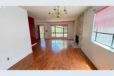 1988 Calaveras Dr, Pittsburg, CA 94565 - Photo 5