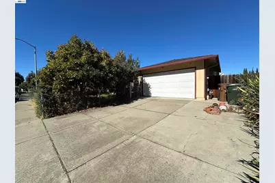 1988 Calaveras Dr, Pittsburg, CA 94565 - Photo 1