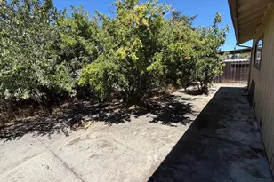 1988 Calaveras Dr, Pittsburg, CA 94565 - Photo 15