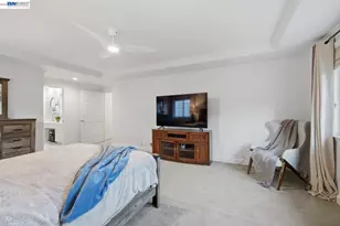934 Wilmington Way, Emerald Hills, CA 94062 - Photo 35