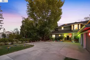 934 Wilmington Way, Emerald Hills, CA 94062 - Photo 5