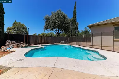 17667 Red Barley Ct, Lathrop, CA 95330 - Photo 11