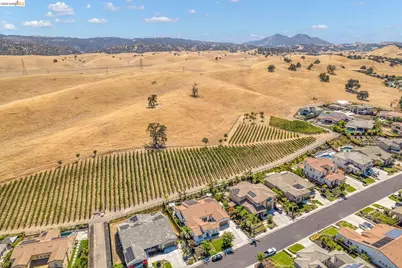 2277 Reserve Dr, Brentwood, CA 94513 - Photo 49