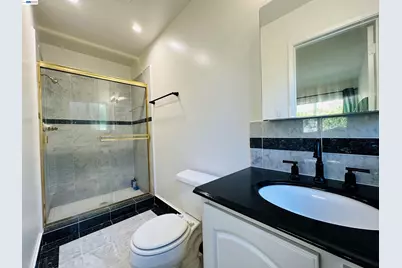 25132 Del Mar Ave, Hayward, CA 94542 - Photo 13