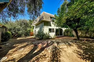 1950 Oak Grove Rd 1950 & 1952, Walnut Creek, CA 94598 - Photo 25