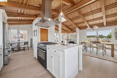 4432 Howe St, Oakland, CA 94611 - Photo 27