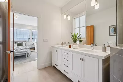 4432 Howe St, Oakland, CA 94611 - Photo 43