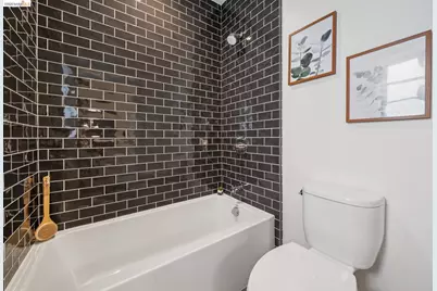 4432 Howe St, Oakland, CA 94611 - Photo 69