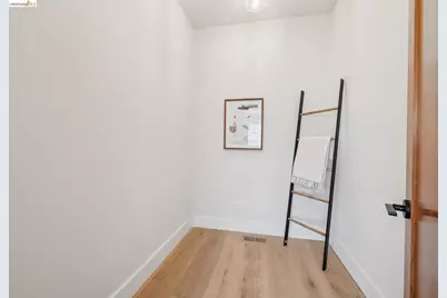 4432 Howe St, Oakland, CA 94611 - Photo 37