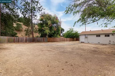 5074 Black Oak Rd, Concord, CA 94521 - Photo 5