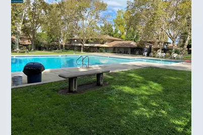 5457 Roundtree Pl #J, Concord, CA 94521 - Photo 45