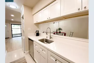 5457 Roundtree Pl #J, Concord, CA 94521 - Photo 23