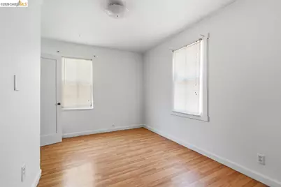398 Macarthur Blvd, Oakland, CA 94609 - Photo 17
