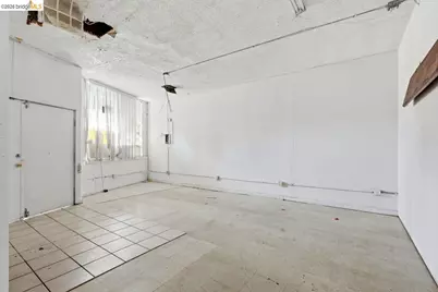 398 Macarthur Blvd, Oakland, CA 94609 - Photo 59