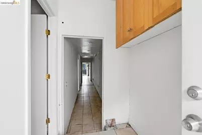 398 Macarthur Blvd, Oakland, CA 94609 - Photo 41