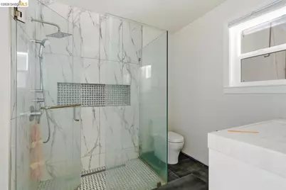 398 Macarthur Blvd, Oakland, CA 94609 - Photo 5