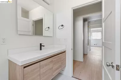 398 Macarthur Blvd, Oakland, CA 94609 - Photo 7