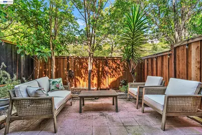 6003 Old Quarry Loop, Oakland, CA 94605 - Photo 17