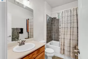 6003 Old Quarry Loop, Oakland, CA 94605 - Photo 17