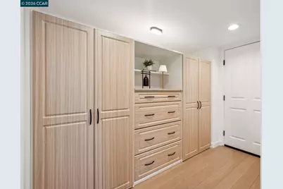 5400 Broadway Ter #301, Oakland, CA 94618 - Photo 9