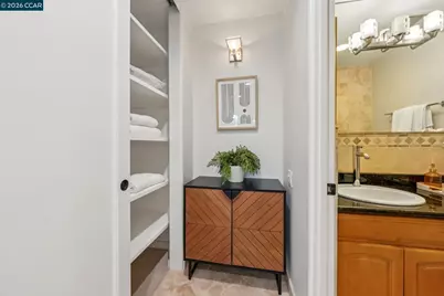 5400 Broadway Ter #301, Oakland, CA 94618 - Photo 33
