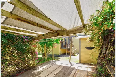 2701 Octavia St, Oakland, CA 94619 - Photo 15