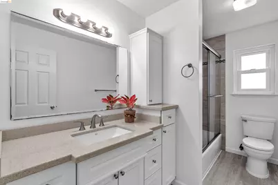 20278 Forest Ave #4, Castro Valley, CA 94546 - Photo 17