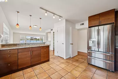 1410 Lakeshore Ave #6, Oakland, CA 94606 - Photo 21