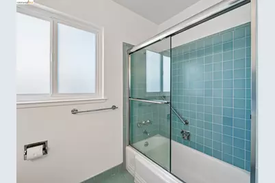 1410 Lakeshore Ave #6, Oakland, CA 94606 - Photo 27