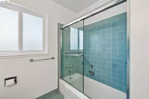 1410 Lakeshore Ave, Oakland, CA 94606 - Photo 27