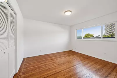 1410 Lakeshore Ave #6, Oakland, CA 94606 - Photo 29