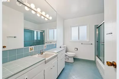 1410 Lakeshore Ave #6, Oakland, CA 94606 - Photo 27