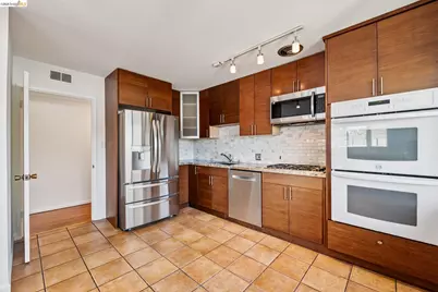 1410 Lakeshore Ave #6, Oakland, CA 94606 - Photo 19