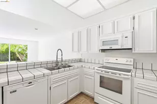 2231 Heathrow Pl, San Leandro, CA 94577 - Photo 11