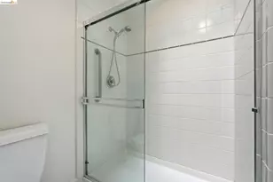 2231 Heathrow Pl, San Leandro, CA 94577 - Photo 31