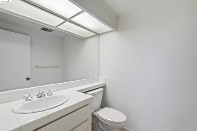 2231 Heathrow Pl, San Leandro, CA 94577 - Photo 29
