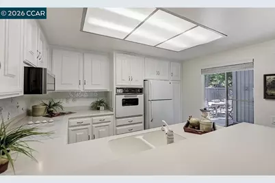 2724 Tice Creek Dr #2, Walnut Creek, CA 94595 - Photo 15