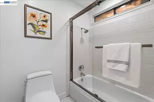 2203 Glenmount Dr, Pittsburg, CA 94565 - Photo 21