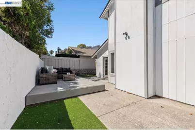 2203 Glenmount Dr, Pittsburg, CA 94565 - Photo 33